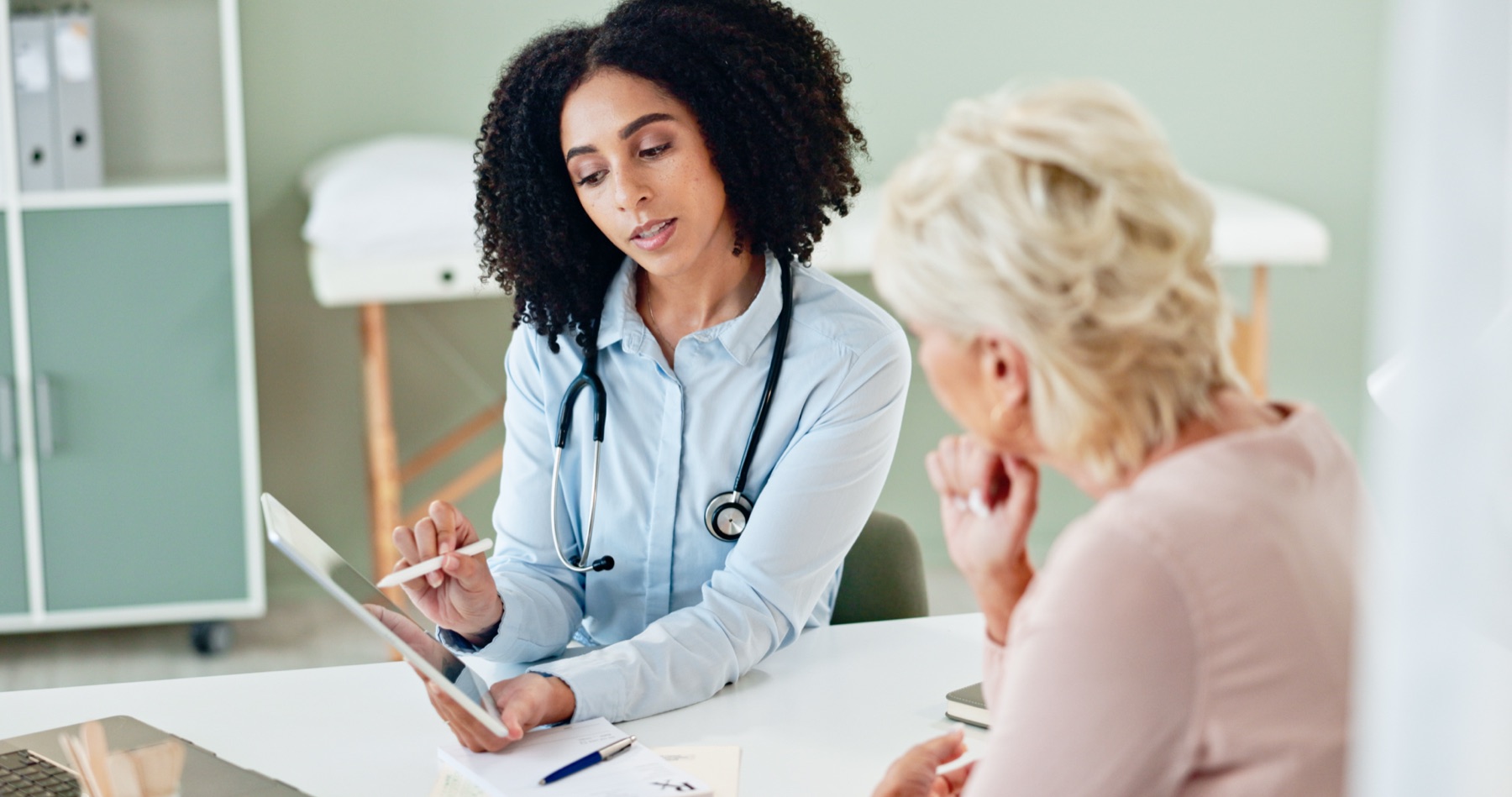 Famille accompagnée pour sa complémentaire santé